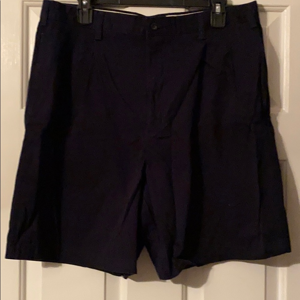 Chaps shorts, navy, size 36.